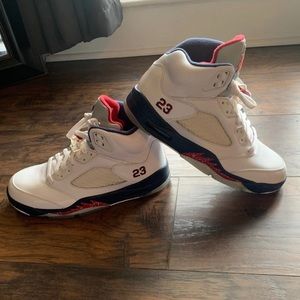 NEW Jordan Retro 5 Fire sz 9